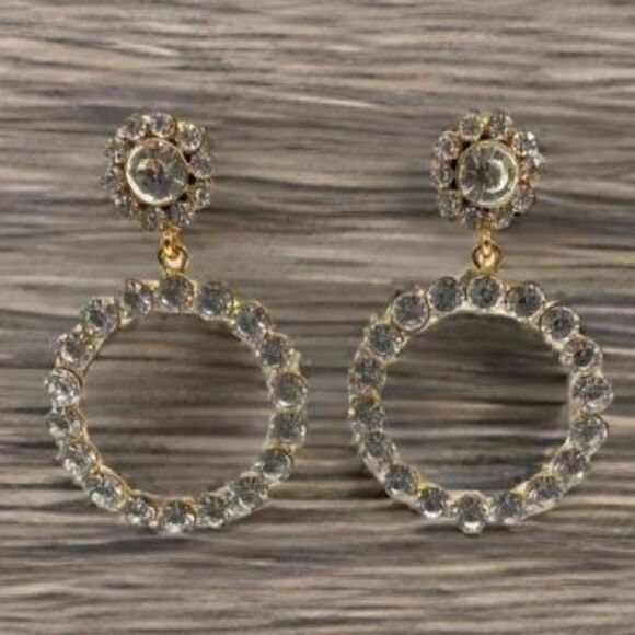 ✨ 🆕 ✨STUNNING STATEMENT  HOOPS✨🏷✨ - Picture 1 of 9